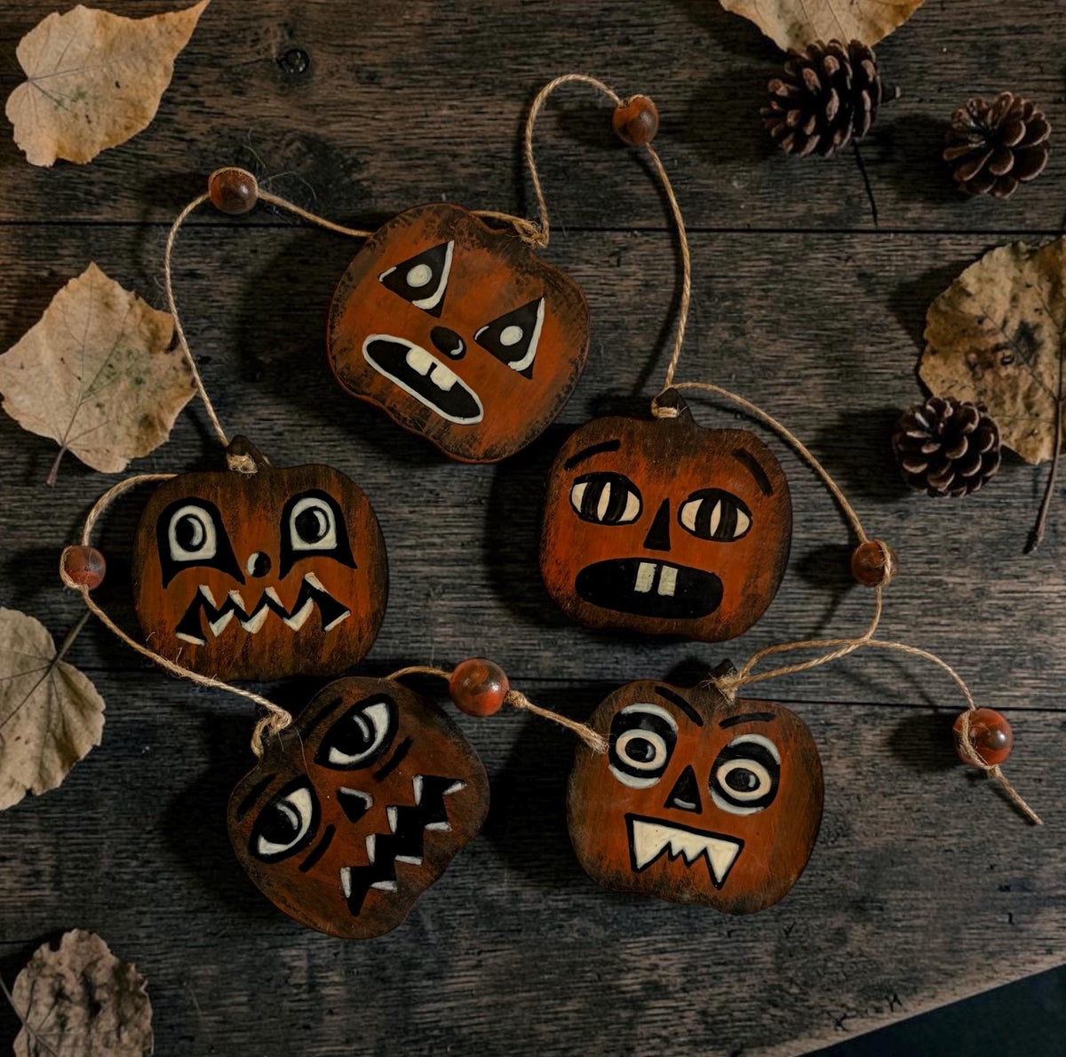 Whimsical Retro Wooden Halloween Pumpkin Garland